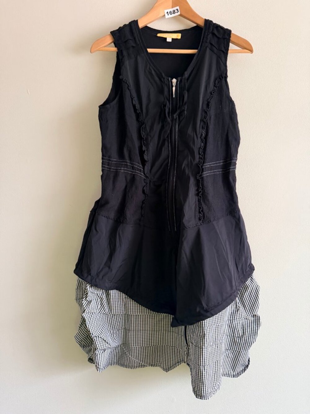 Crisca 6 Black Zip Front Dress Gingham Ruffle Hem Sleeveless Womens Artsy
